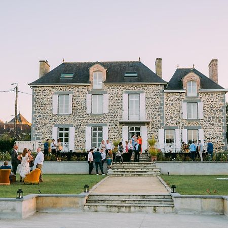 Domaine Les Jardins Darsene Bed & Breakfast Tinteniac ภายนอก รูปภาพ