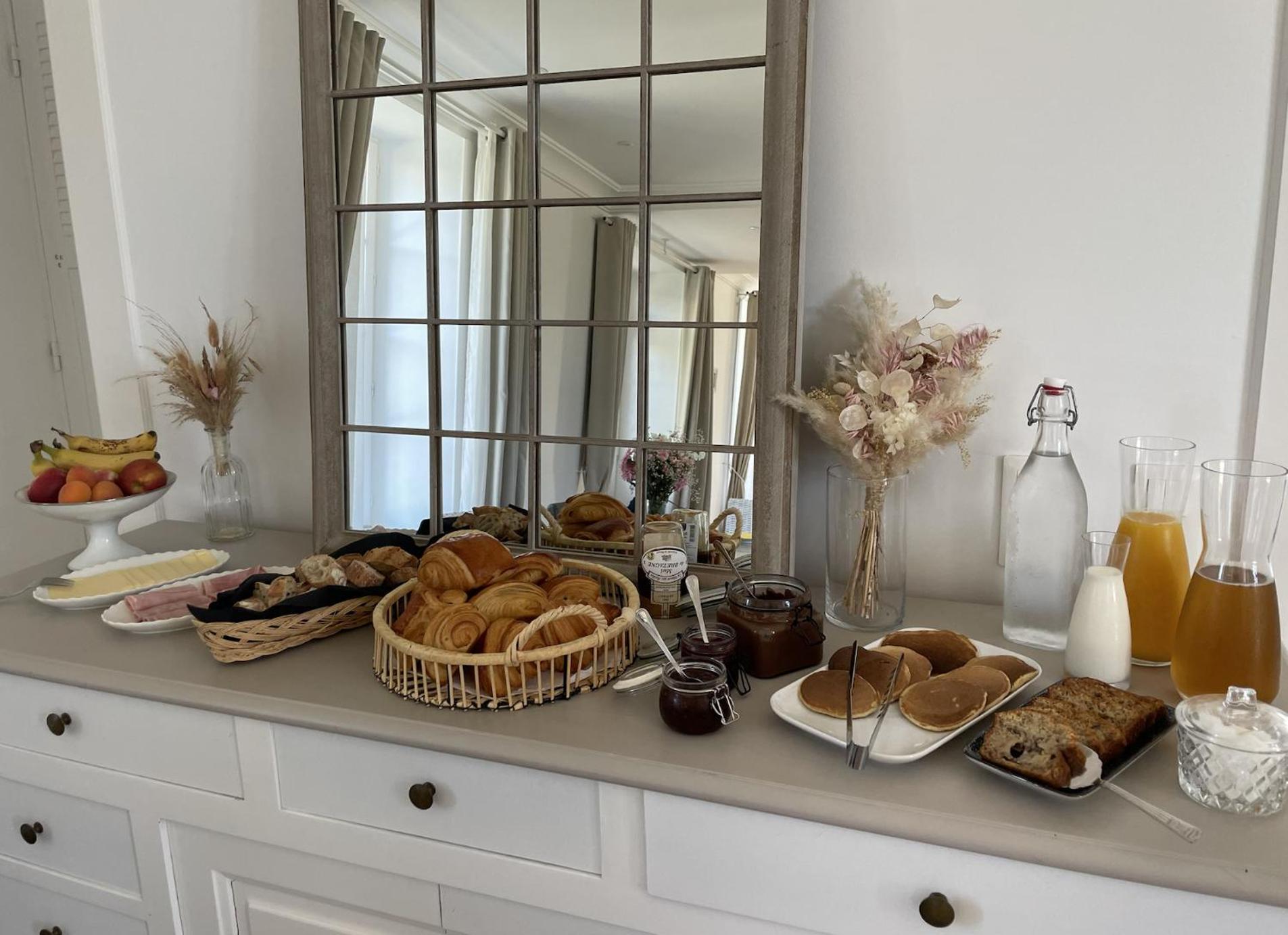 Domaine Les Jardins Darsene Bed & Breakfast Tinteniac ภายนอก รูปภาพ
